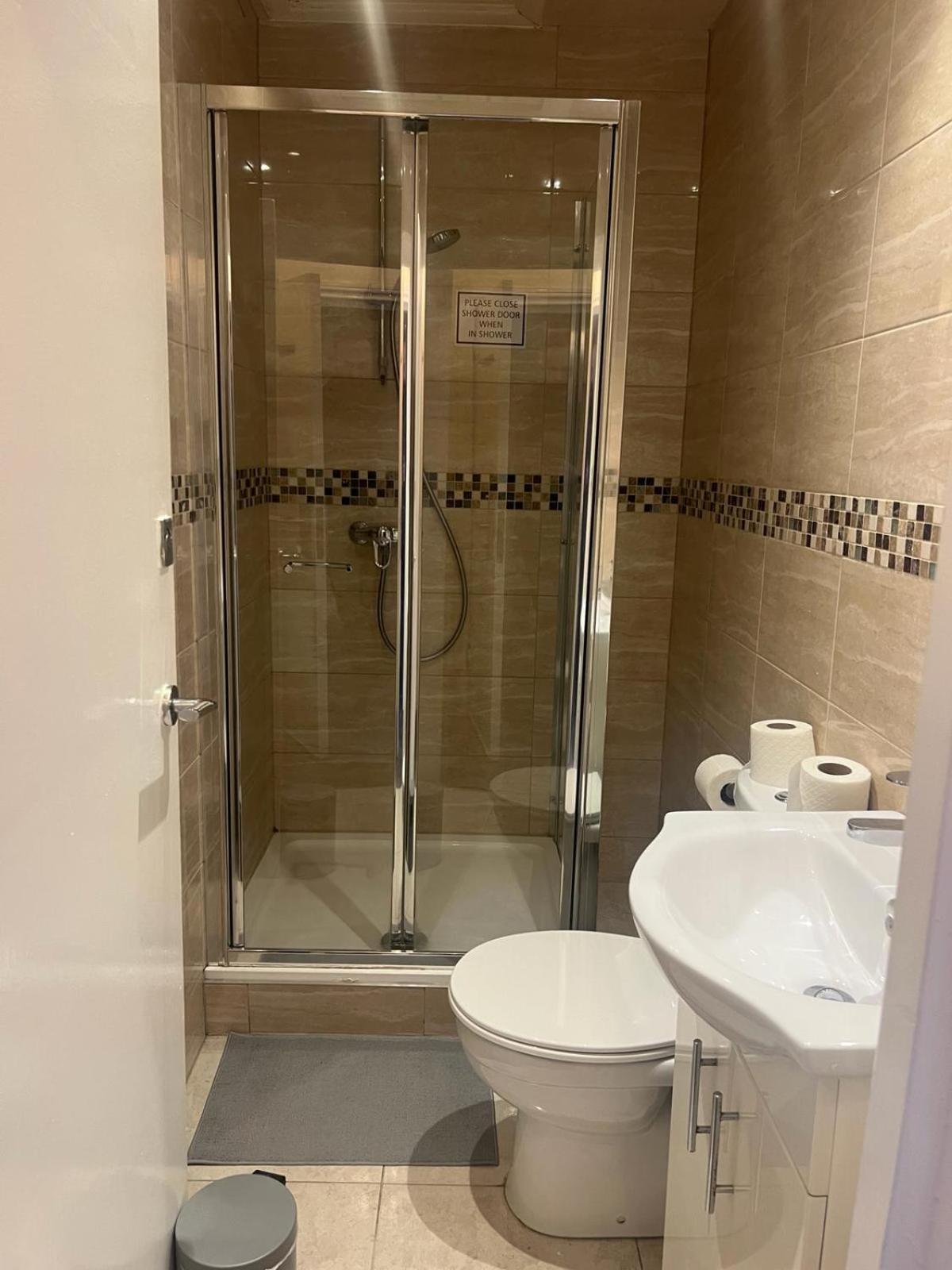Saba Rooms And Apartments Лондон Экстерьер фото