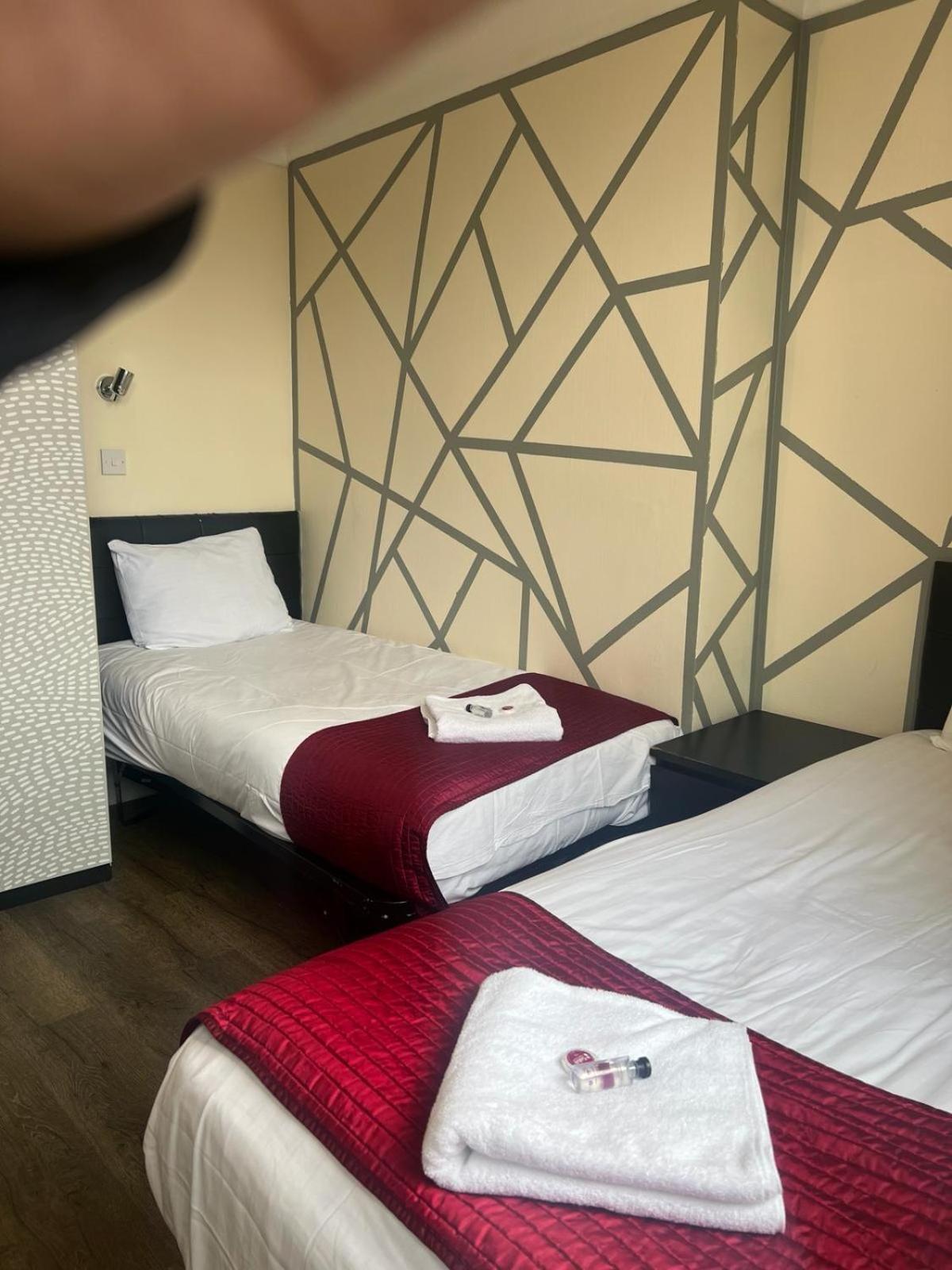 Saba Rooms And Apartments Лондон Экстерьер фото