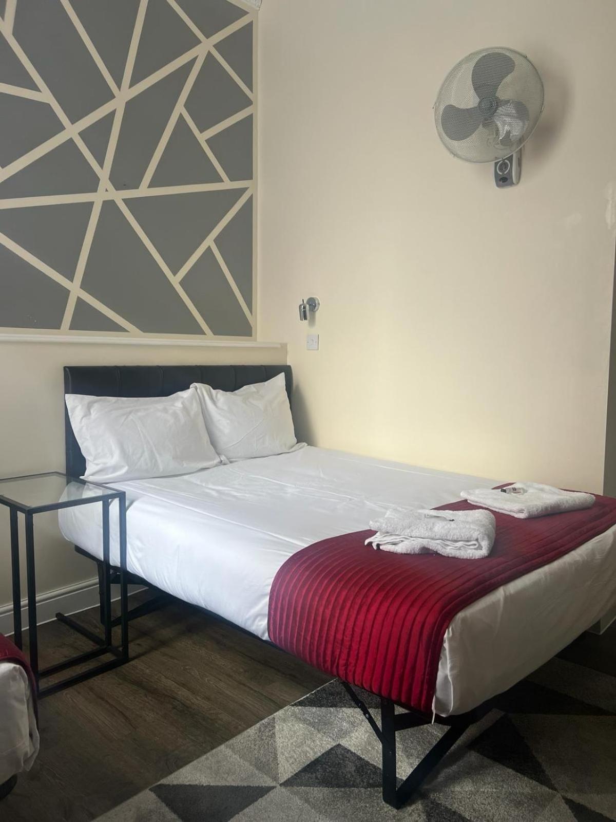 Saba Rooms And Apartments Лондон Экстерьер фото