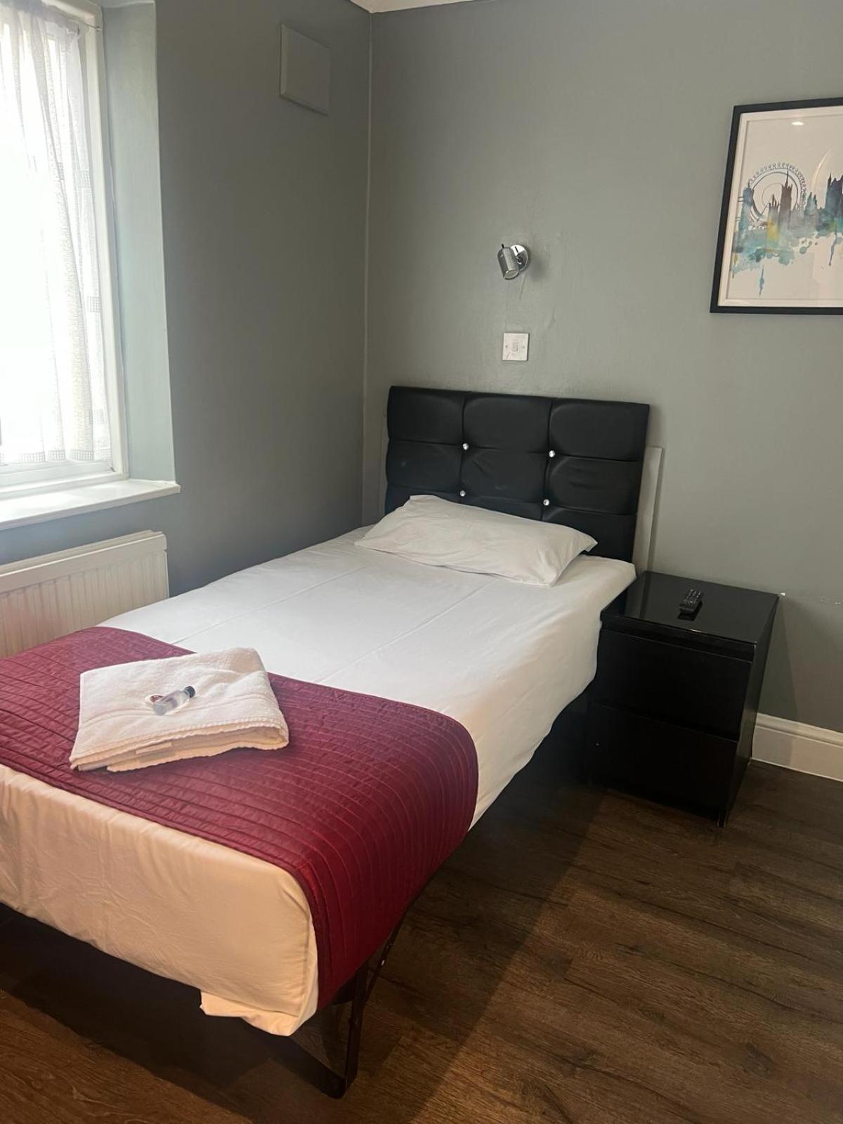 Saba Rooms And Apartments Лондон Экстерьер фото